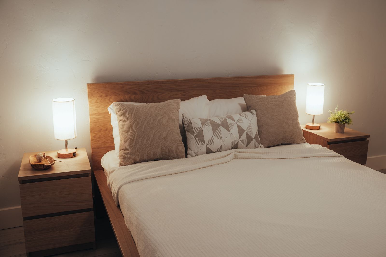 イライラして眠れない妊娠中の夜に、体を休ませて翌朝へつなぐ具体的な対処法