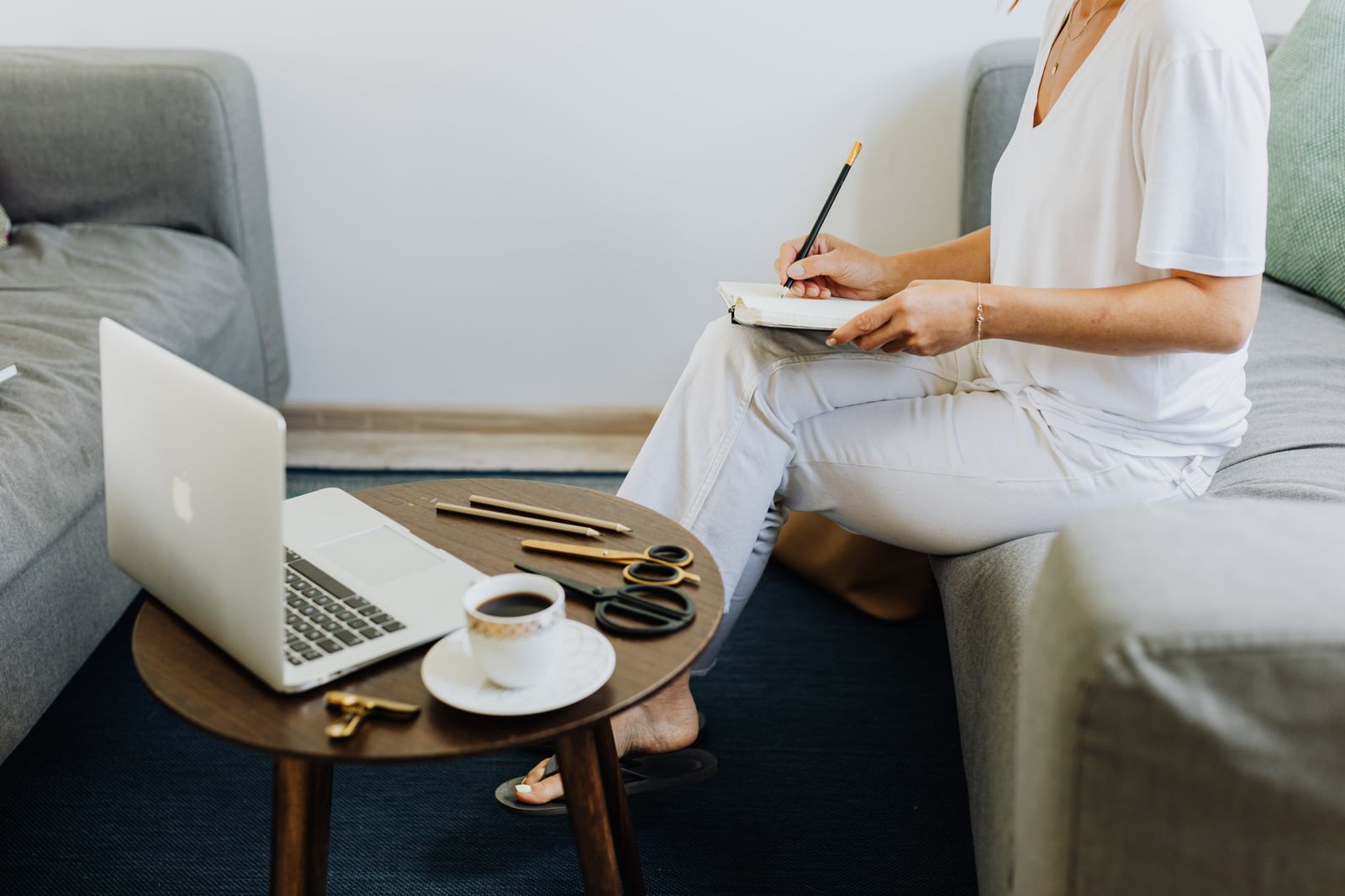 What Therapist Do: A First Session, Minute by Minute